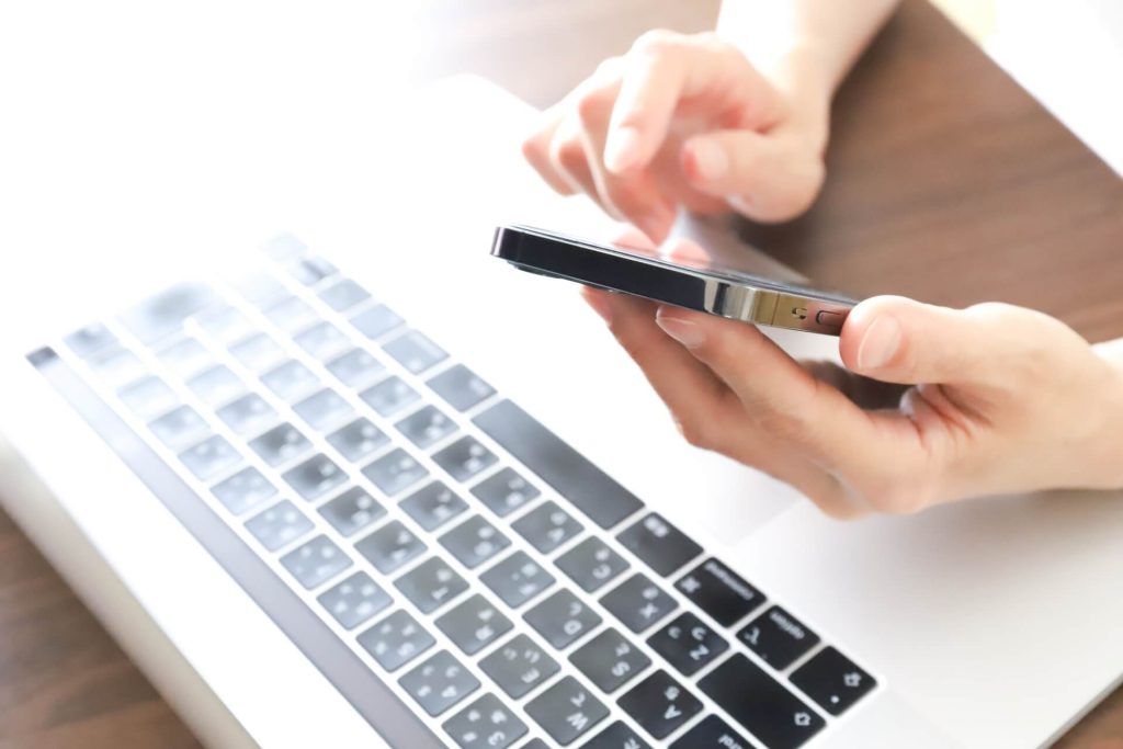 パソコンとスマホ設定イメージ画像