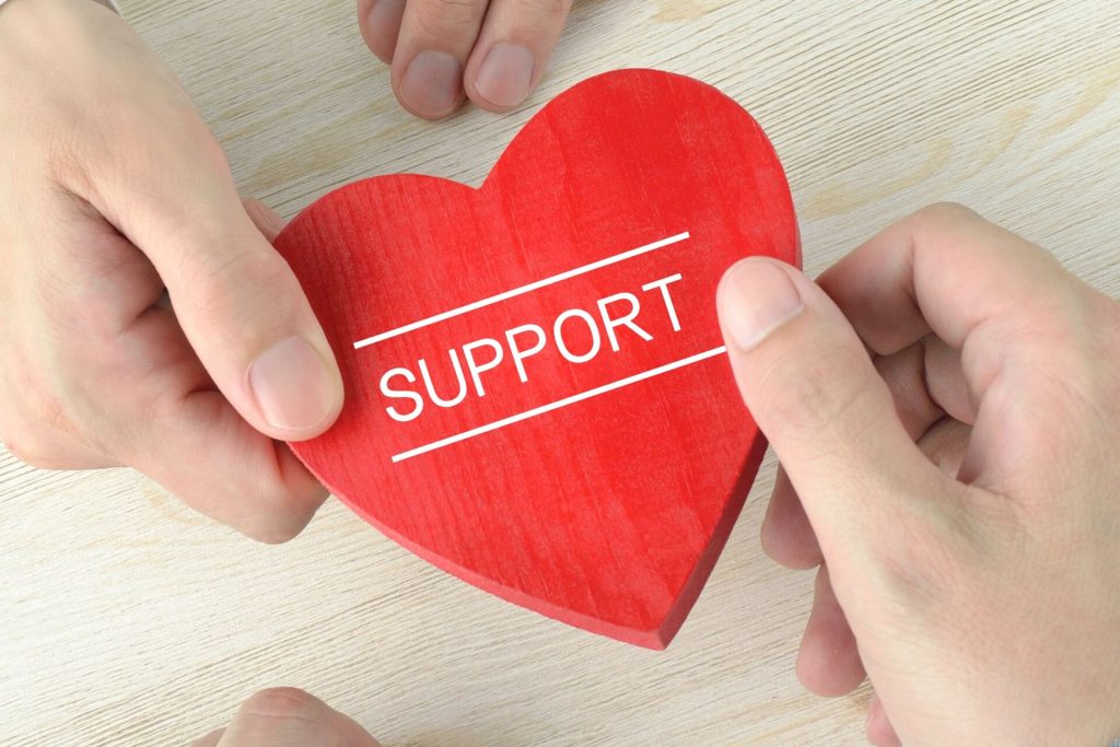 サポートイメージ画像01(ハートと手)